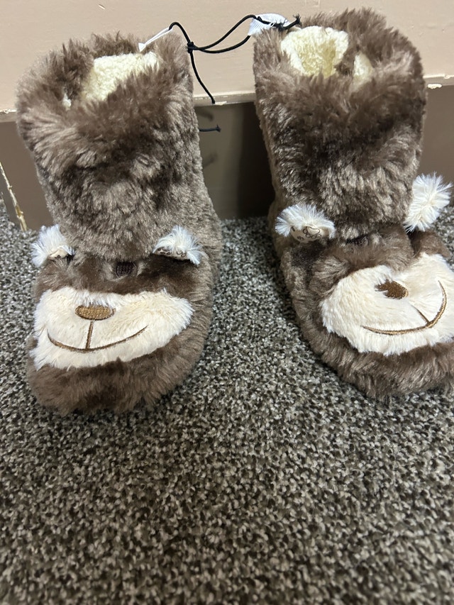 Kids warm slippers