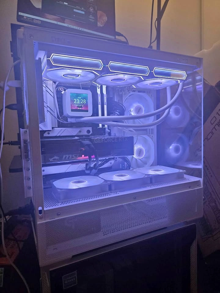 13600kf Gaming PC - White, Customizable GPU