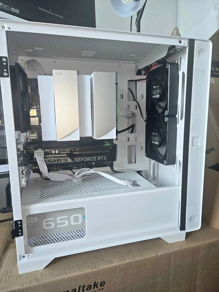Gaming PC AMD Ryzen 7 7700 RTX 5060 16GB RAM 2TB SSD