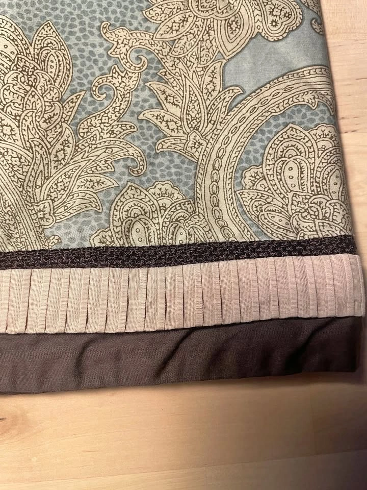 100% Cotton Paisley Sateen Duvet Cover + 2 Pillow Cases
