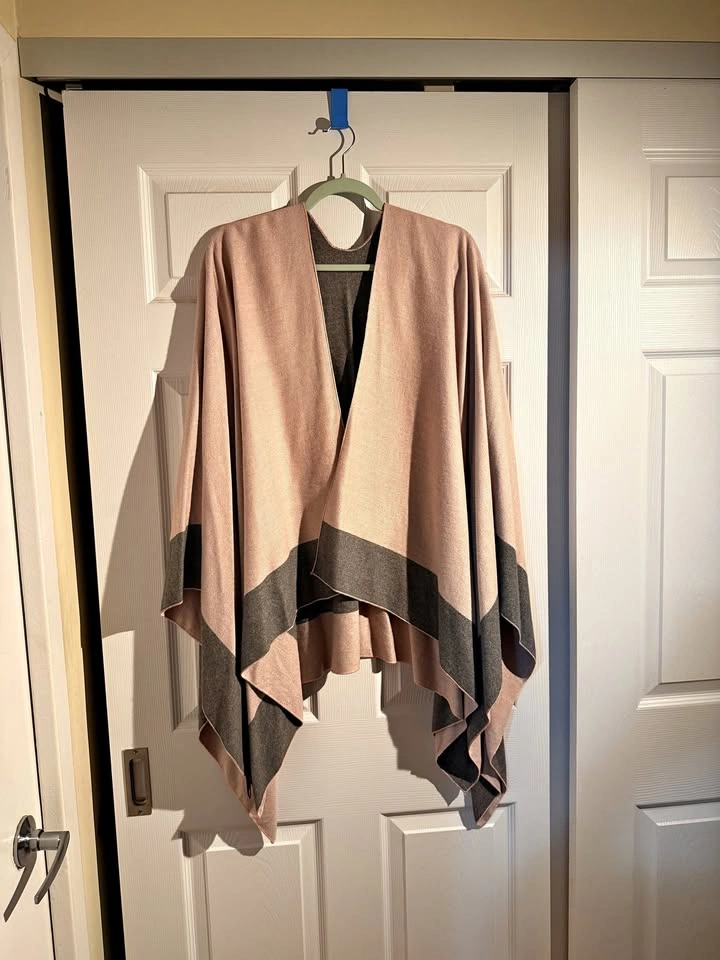 Melifluos Colorblock Poncho Wrap - 100% Viscose