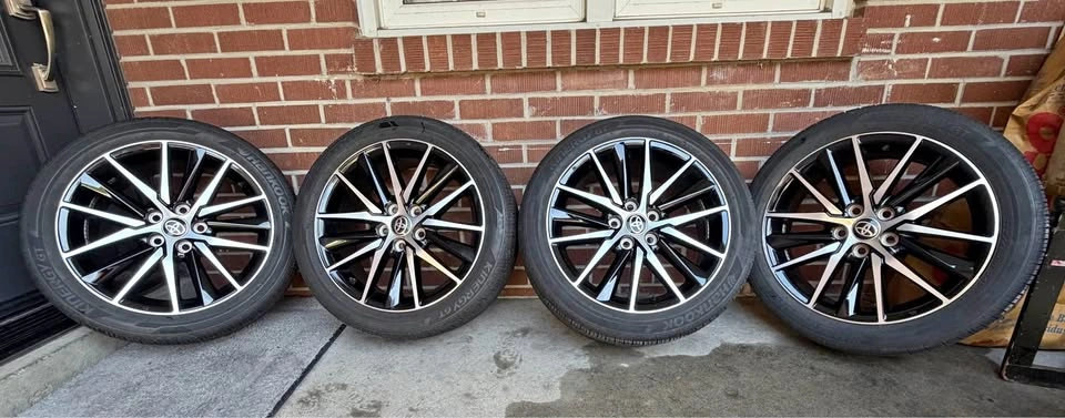 Toyota Camry Original Alloy Rims & All Season Tires