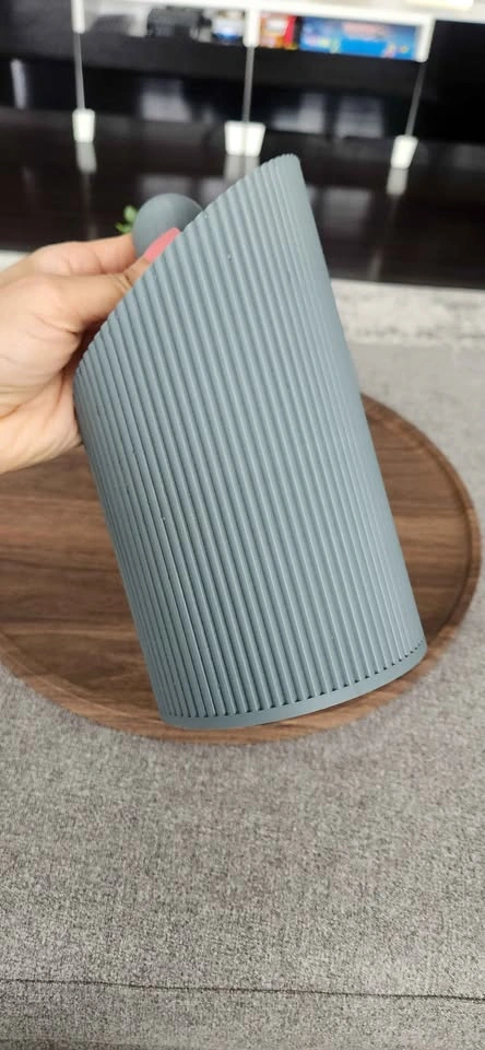 Modern grey ribbed plastic Paper Towel Holder - photo 3