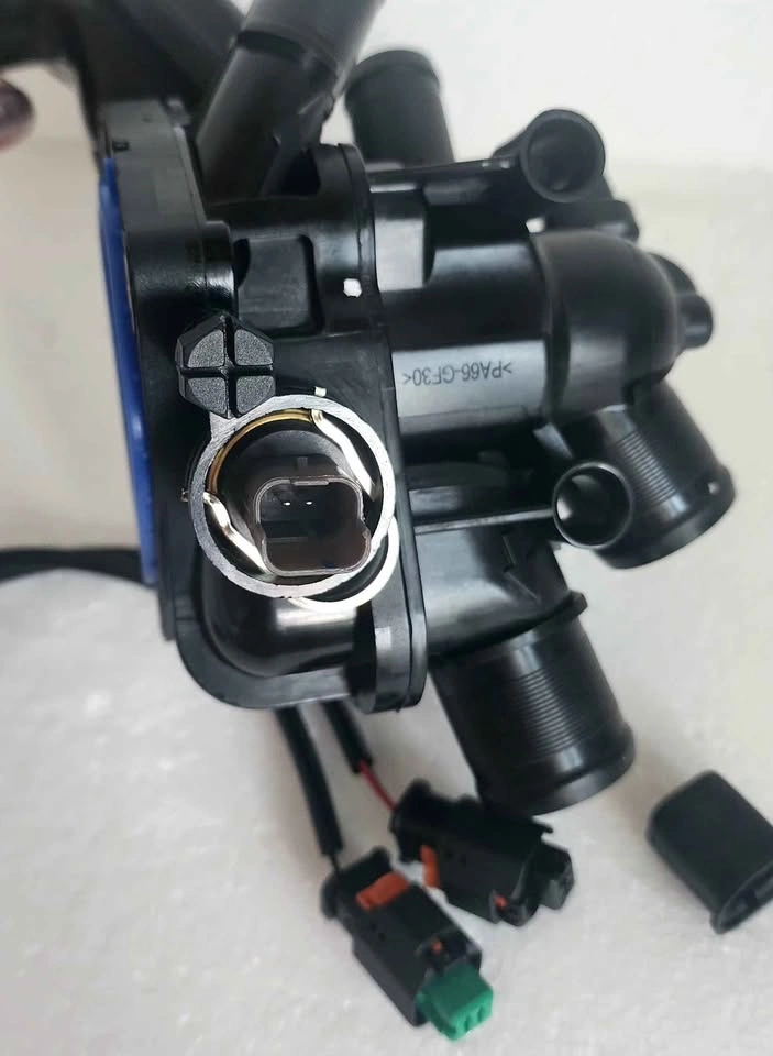 Mini Cooper Thermostat Housing Assembly (2007-2013) - photo 5
