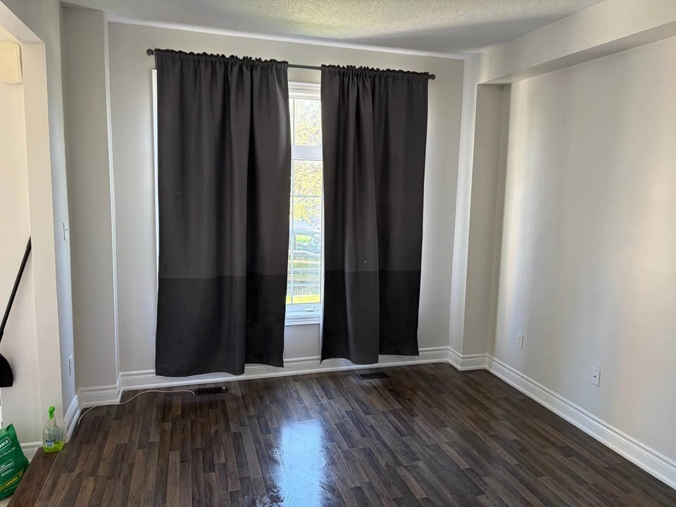 3 Beds 3 Baths - Townhouse - photo 2