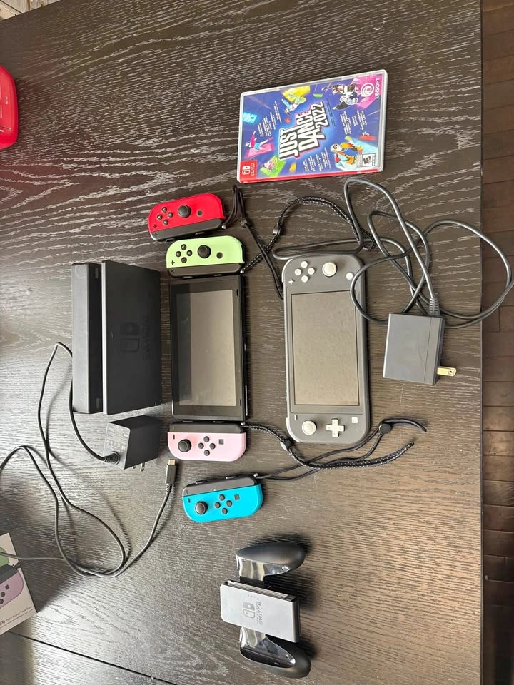 Nintendo Switch & Switch Lite + Just Dance 2022