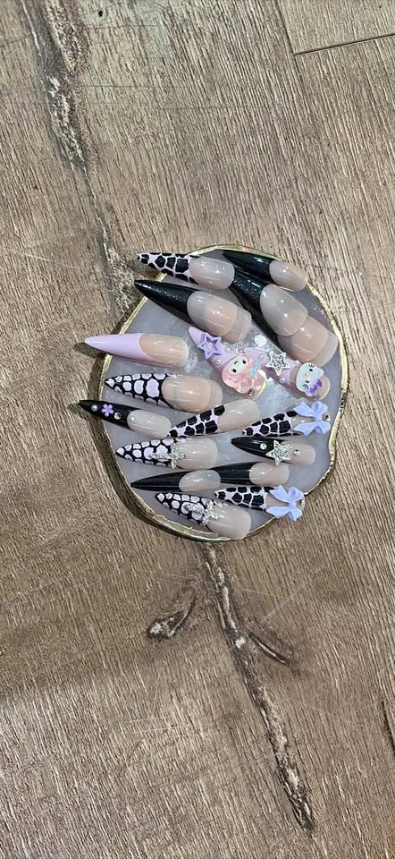 Hello Kitty Press on Nails