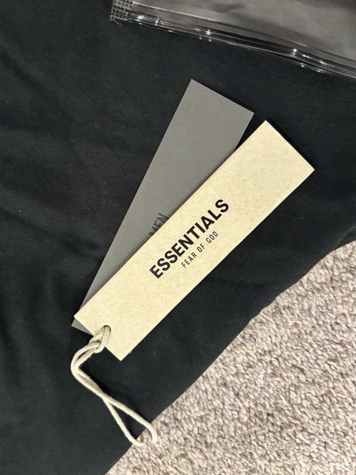 Essentials Fear of God Black Long Sleeve (M) - photo 3