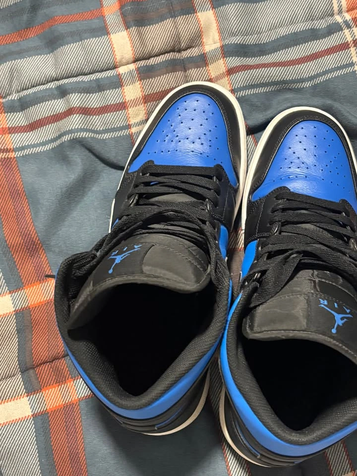 Jordan 1 Mid Royal Blue (Size 13) - photo 4