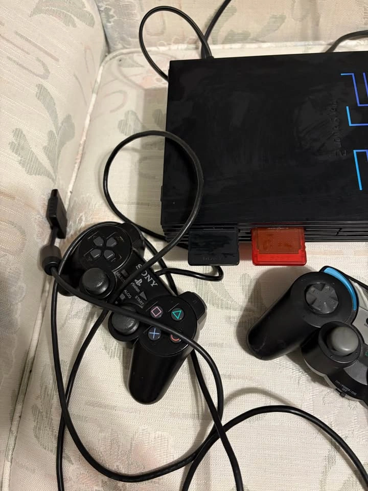 PS2 Console and Controllers - photo 2