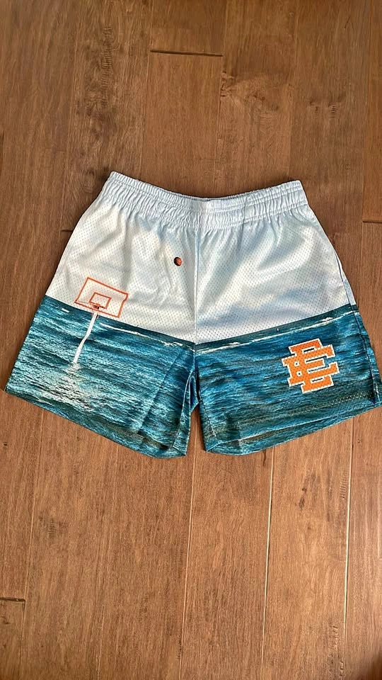 Eric Emmanuel Shorts Size Medium