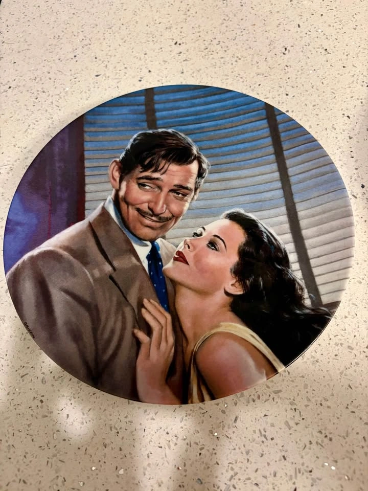 Collector’s Plates Annie and Gone With The Wind - photo 2