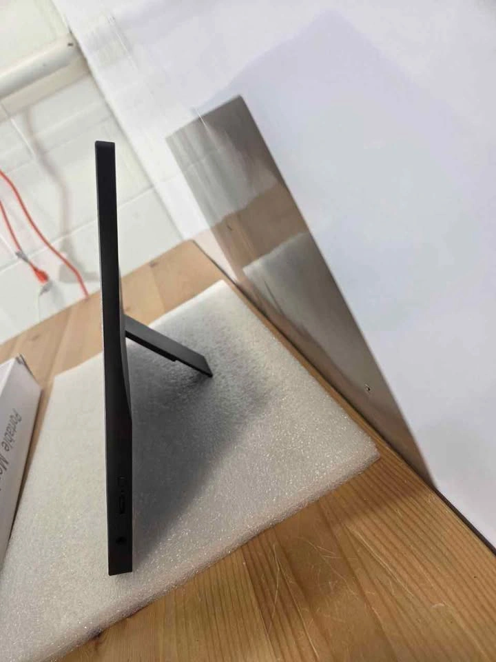 15.6 Inch Portable FHD IPS Monitor USB-C - photo 5