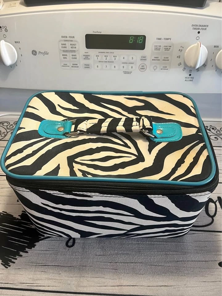 Pick up Copperfield Grove SE Make up case