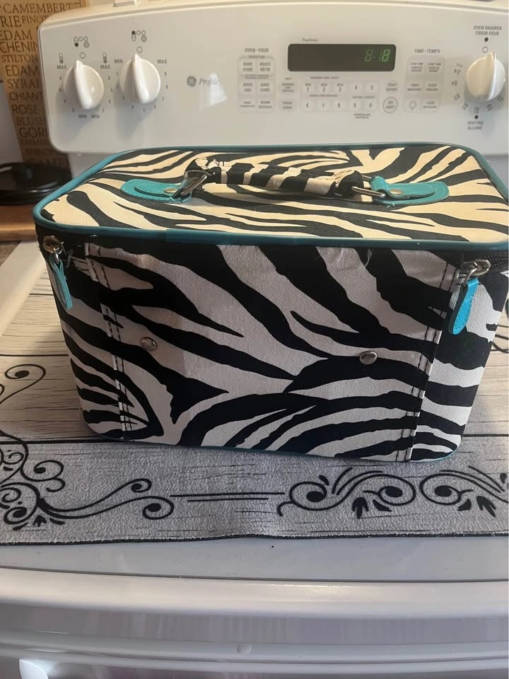 Pick up Copperfield Grove SE Make up case - photo 3