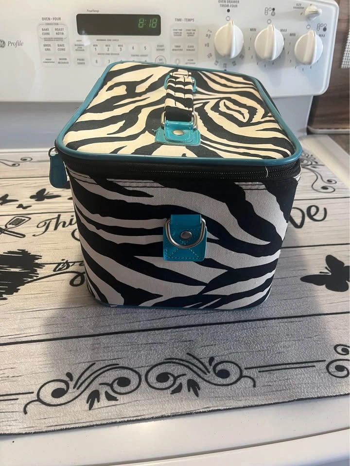 Pick up Copperfield Grove SE Make up case - photo 5
