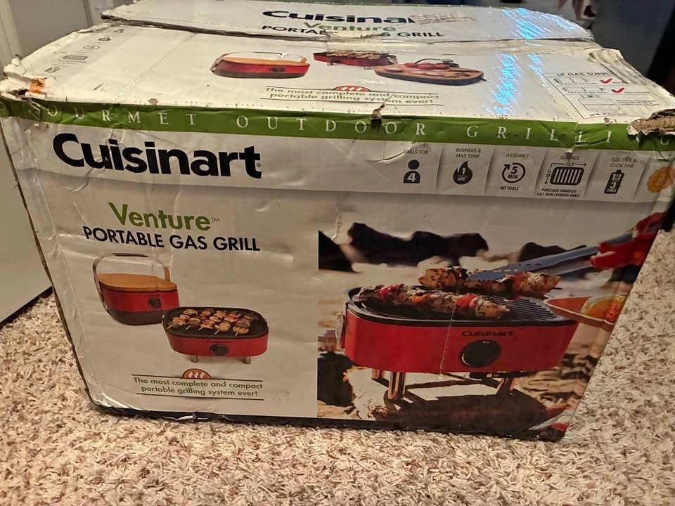 NEW Cuisinart Venture Portable Gas Grill (NIB)