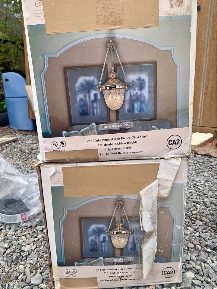 Chandelier Beautiful Lights set each for $35