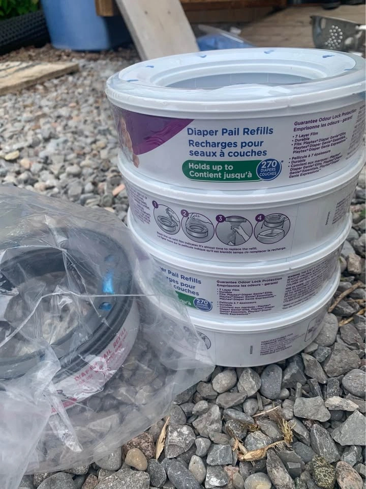 Diaper Genie and 5 rolls of bags - photo 2