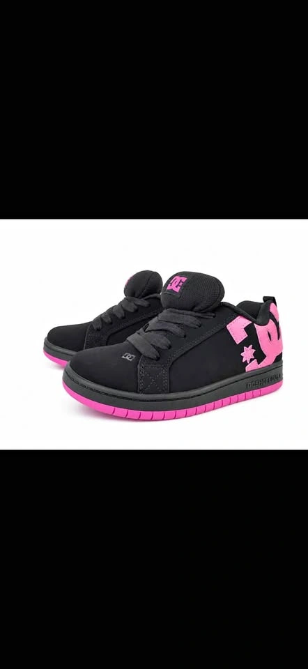 Women’s Dc’s