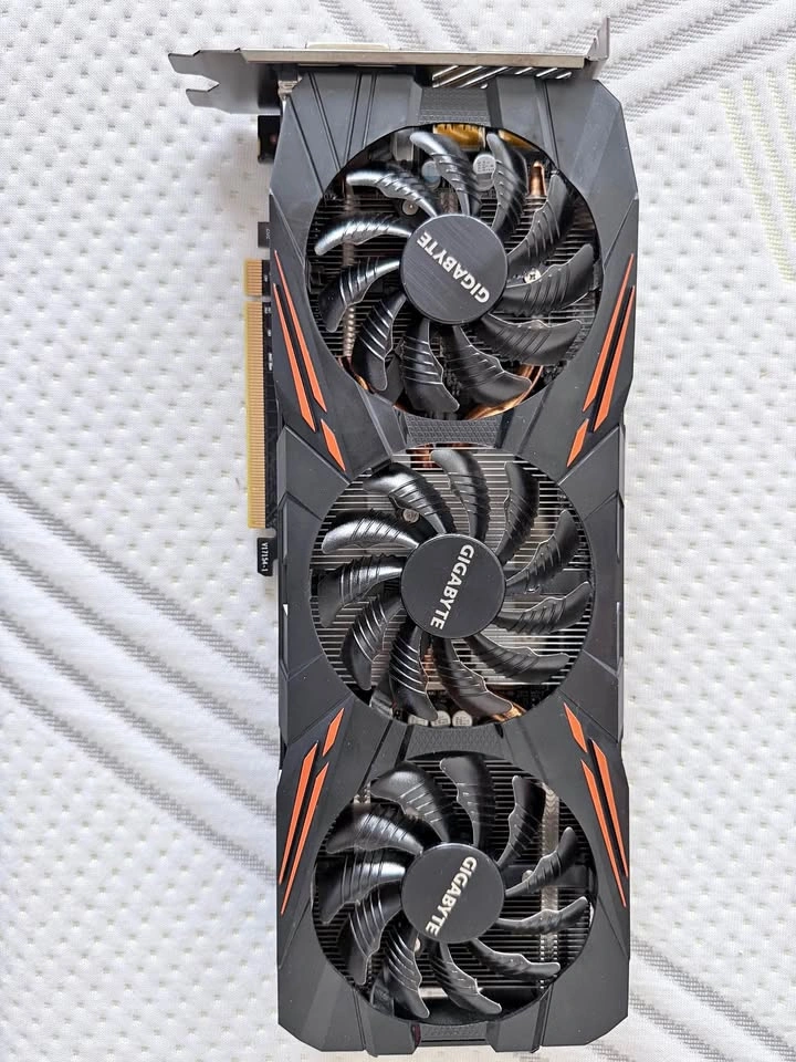 Gigabyte GTX 1070 8GB & T-Force Vulcan 16GB DDR4 RAM