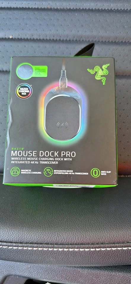 Razer Mouse Dock Pro with Wireless Charging Puck