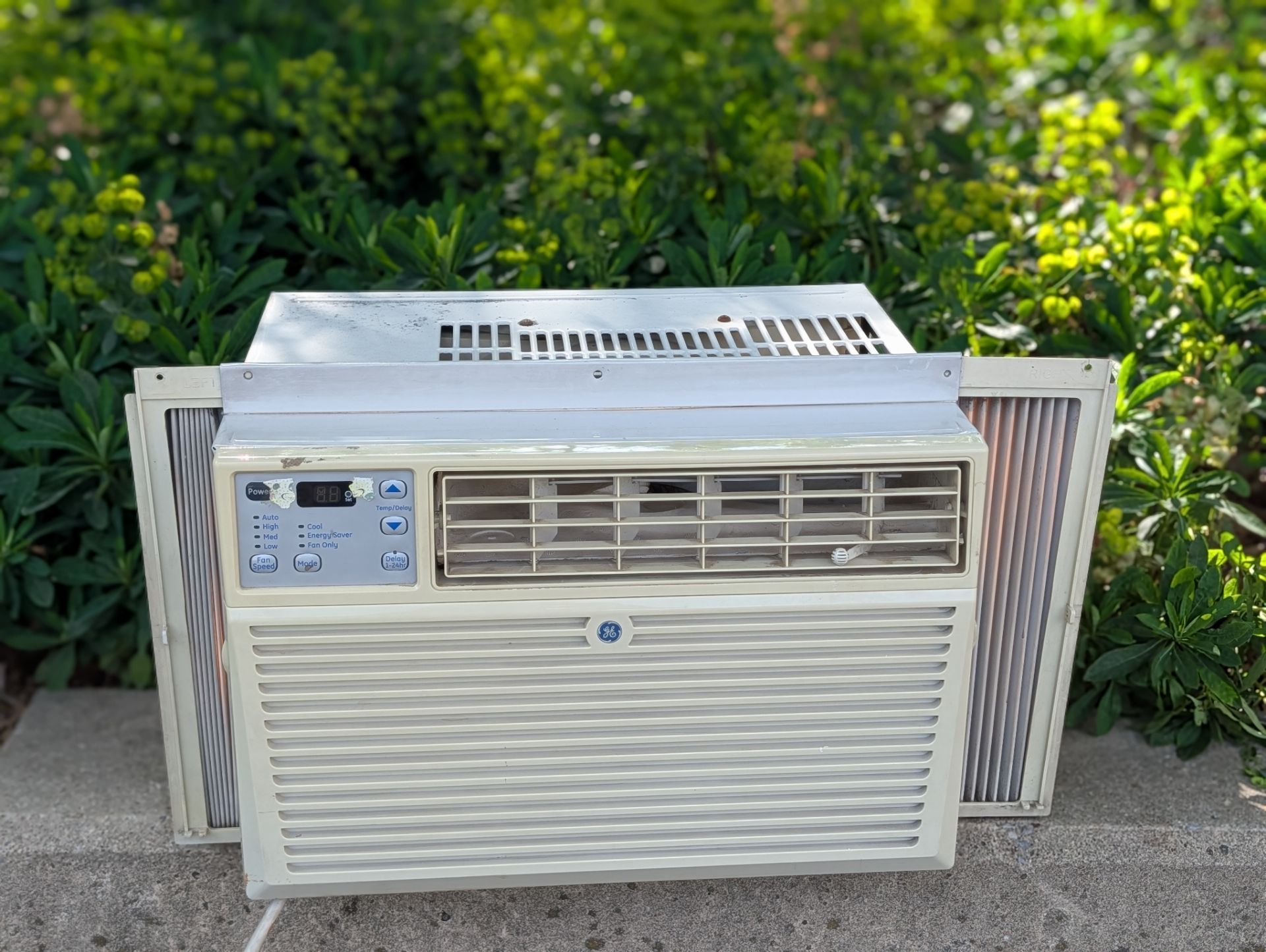 GE AEM05LQQ1 5,350 BTU Window Air Conditioner