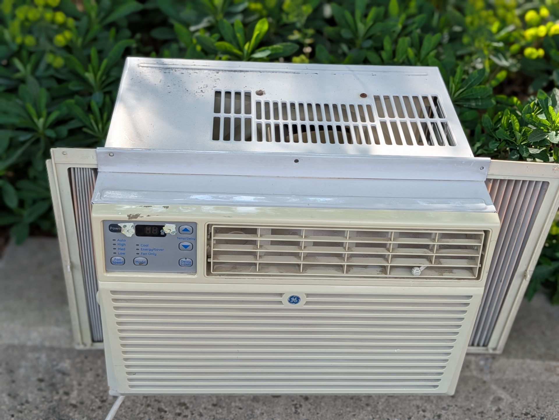 GE AEM05LQQ1 5,350 BTU Window Air Conditioner - photo 2