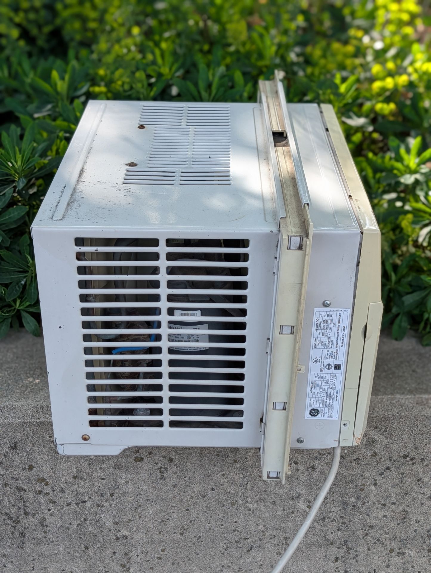 GE AEM05LQQ1 5,350 BTU Window Air Conditioner - photo 3