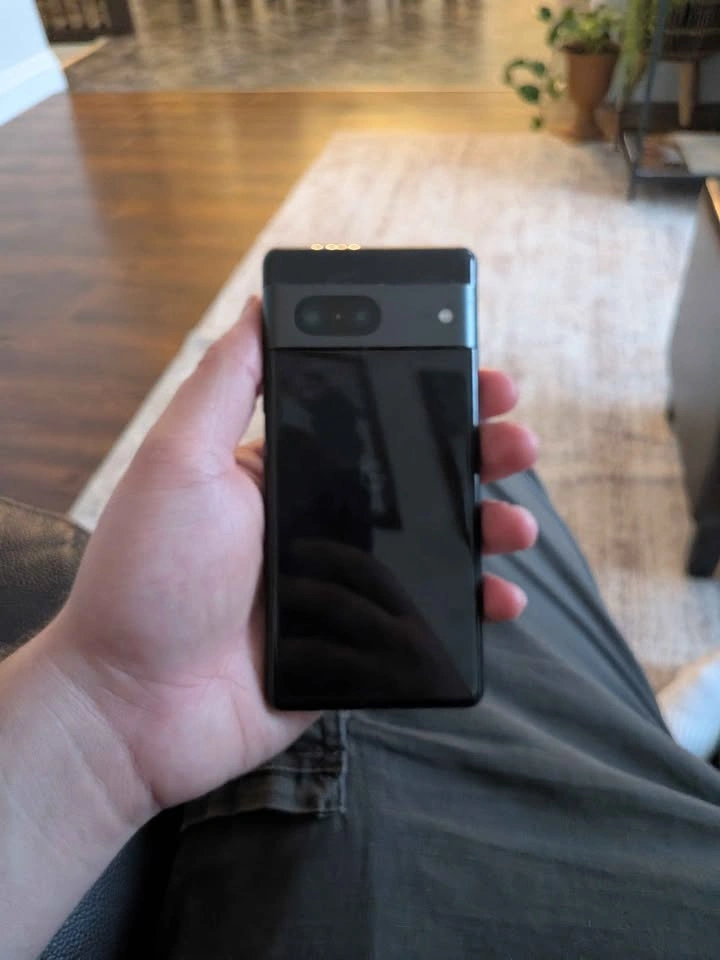 Pixel 7a for sale - photo 2