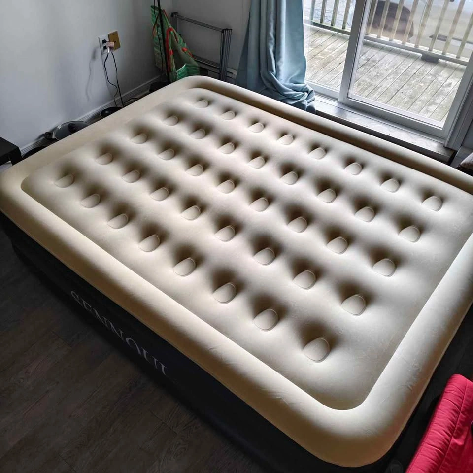 Queen Air Mattress 18" - Built-In Pump - photo 2