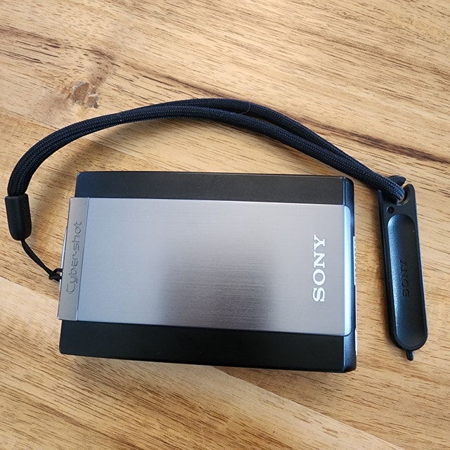 Sony Cyber-shot DSC-T300 10.1 MP Camera c/w Original Accessories - photo 3