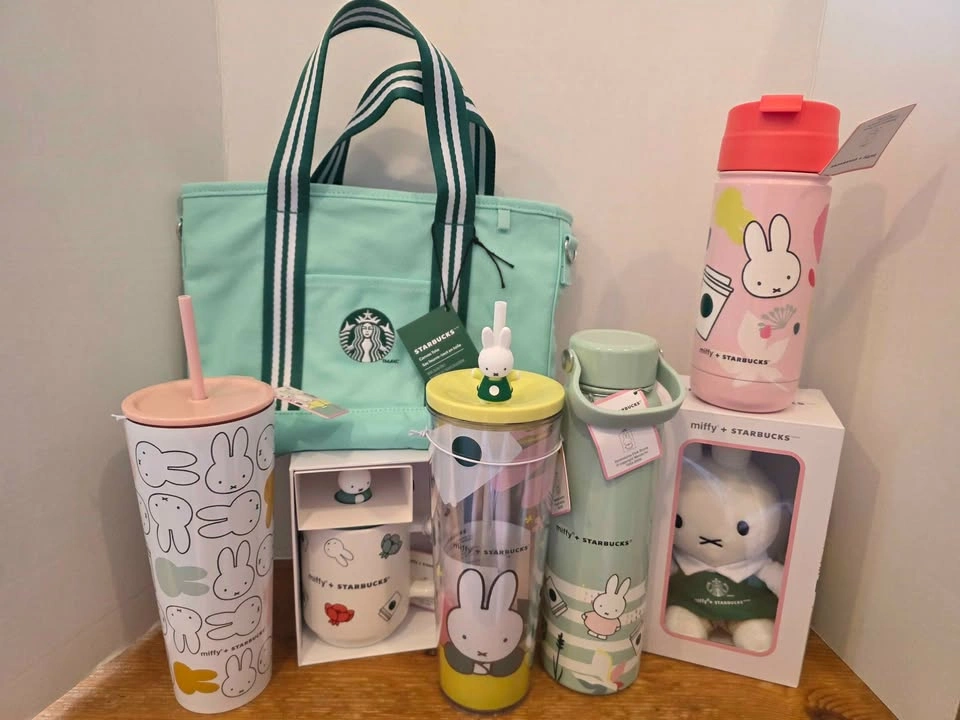 Starbucks x Miffy Plush - photo 2