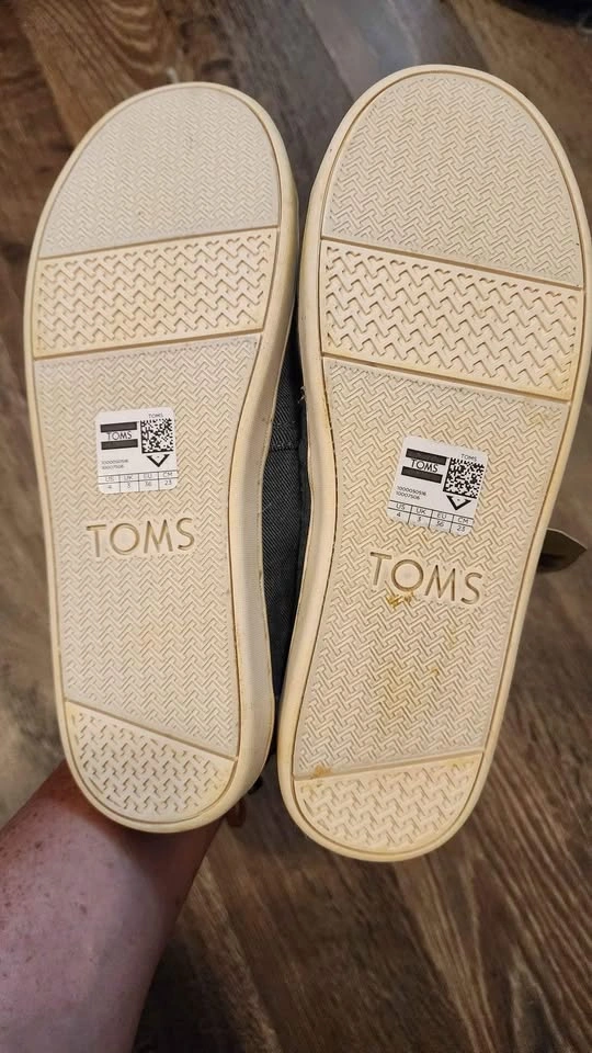 YOUTH SIZE 4 - Tom's Bimini - photo 2