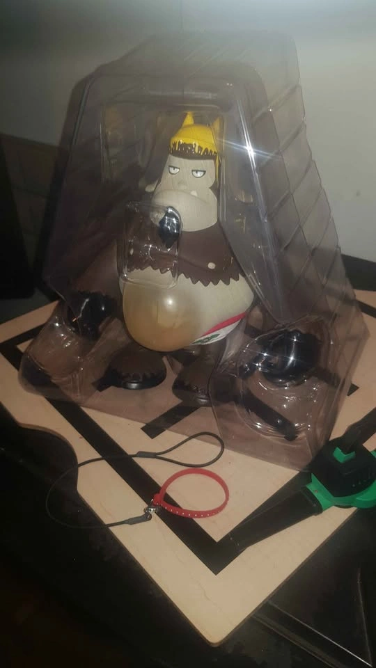 Scapegoat Billy Immigrant Billy Edition Vinyl Figure - photo 3