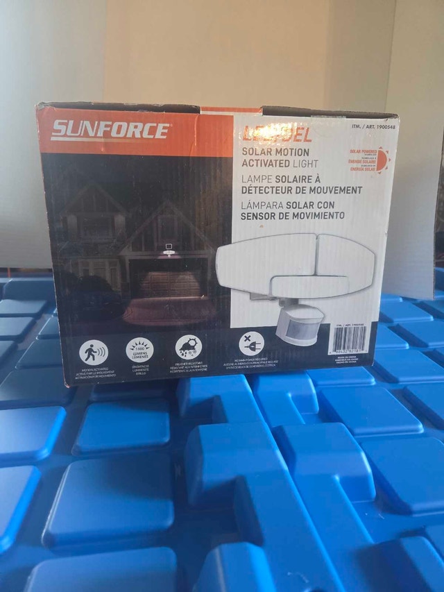 Solar powered light - photo 2