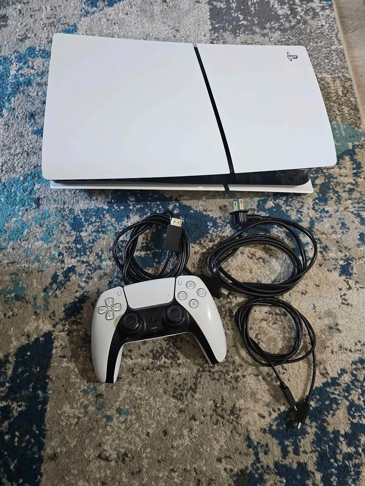 PS5 Slim Disc Edition for Sale - $520 - photo 2