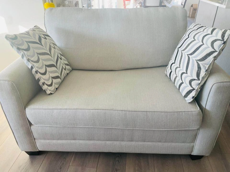 3+2 Seater Sofa for Sale - photo 4