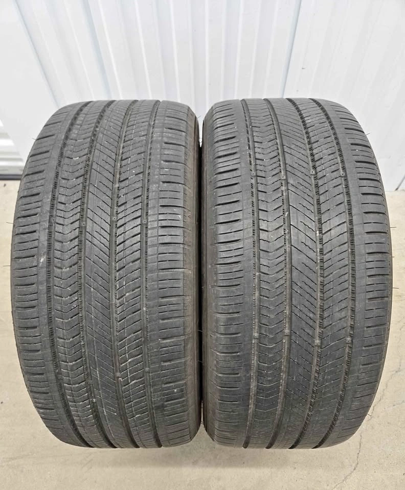 255/45R19 Kumho Majesty Solus Tires