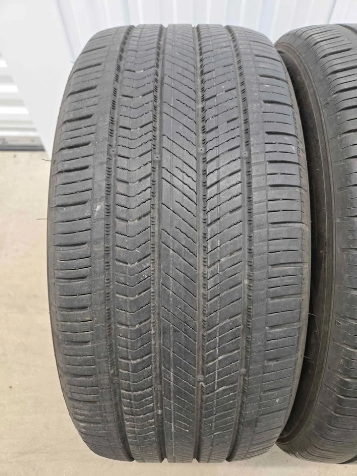 255/45R19 Kumho Majesty Solus Tires - photo 4