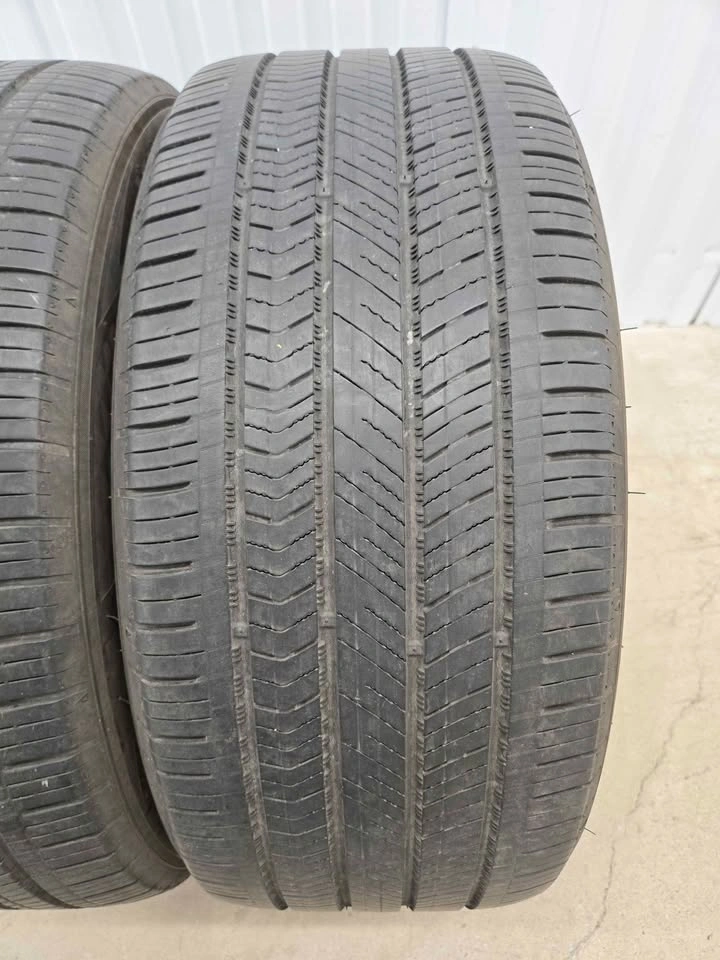 255/45R19 Kumho Majesty Solus Tires - photo 5