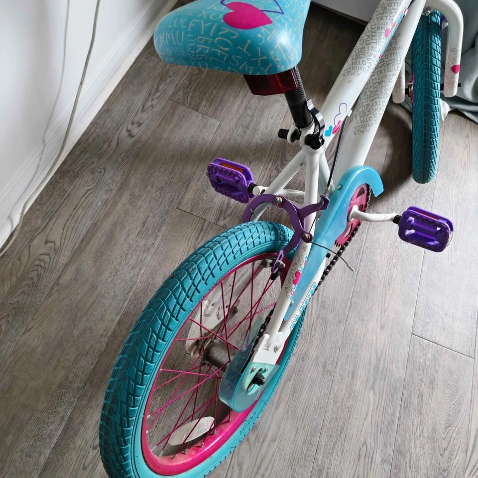 Pink Girls Bike - 18" in Mint Condition - photo 4