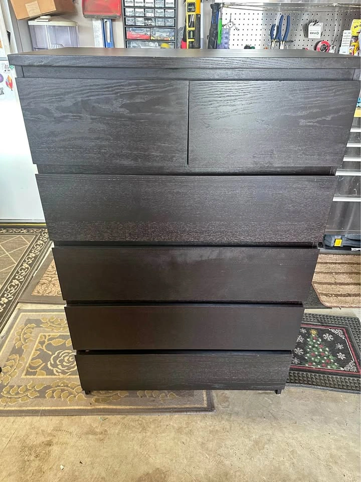 Dark brown 6-drawer dresser