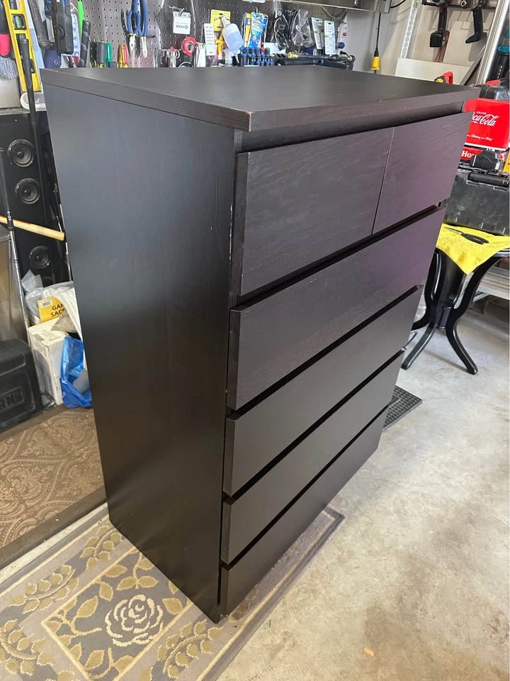 Dark brown 6-drawer dresser - photo 2