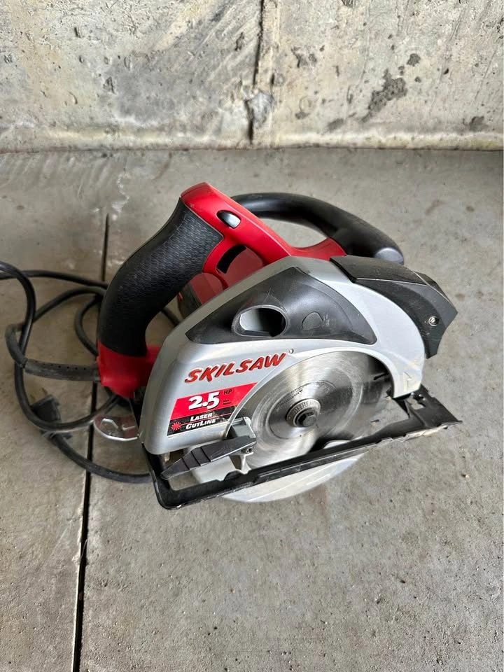 Skilsaw 5750 7-1/4" Circular Saw w/ Laser