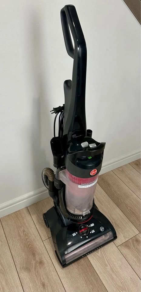 Hoover WindTunnel High Capacity Vacuum - photo 2