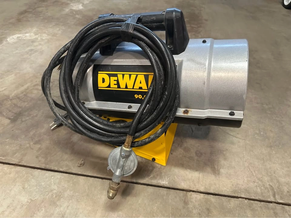DeWalt 90,000 BTU Propane Forced Air Heater - photo 2