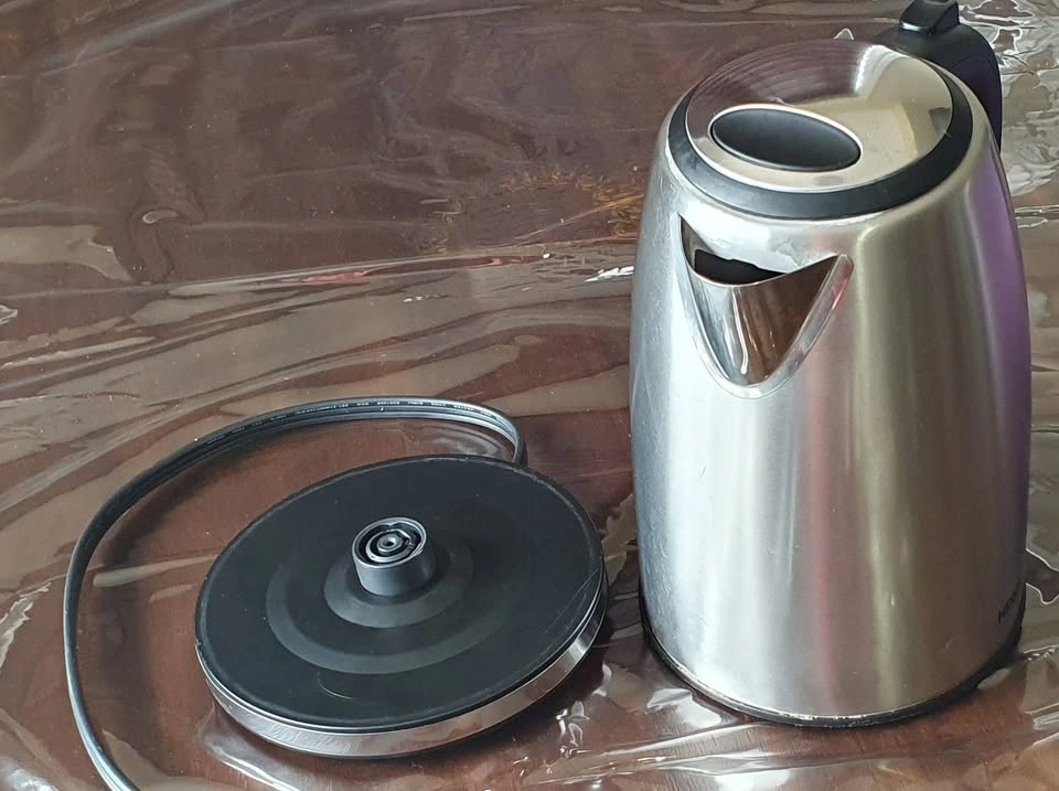 Heritage Stainless Steel Electric Kettle – 1.7L - photo 4