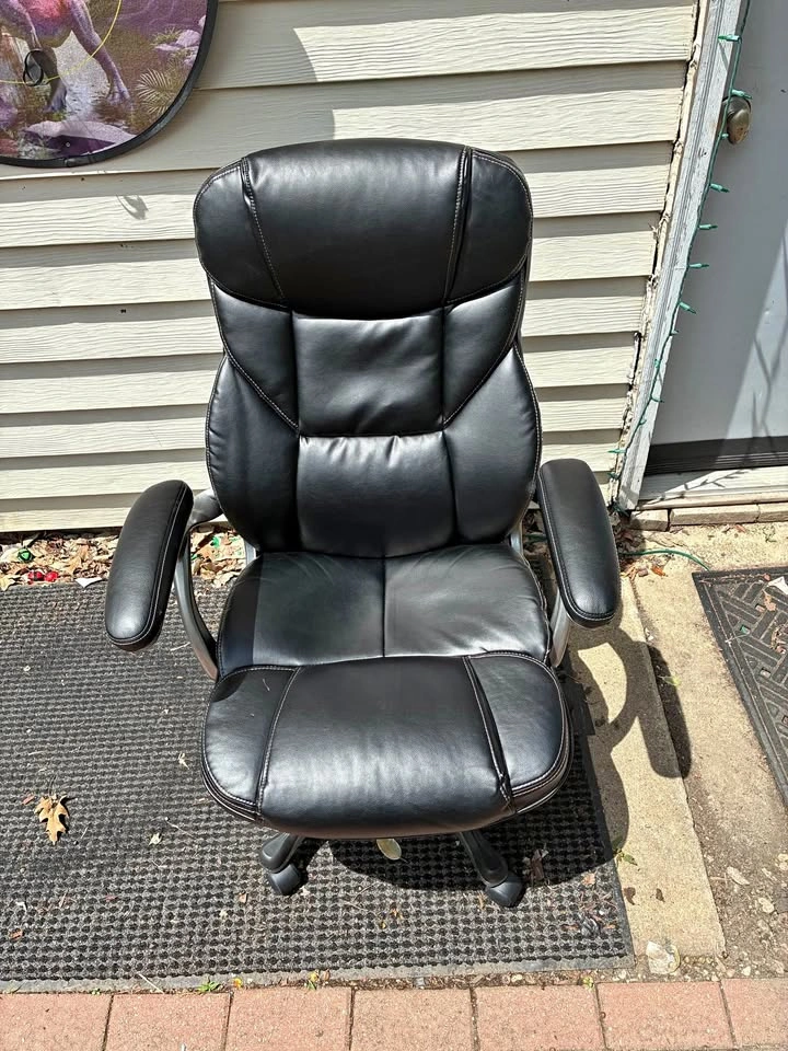 Staples Osgood Office Chair