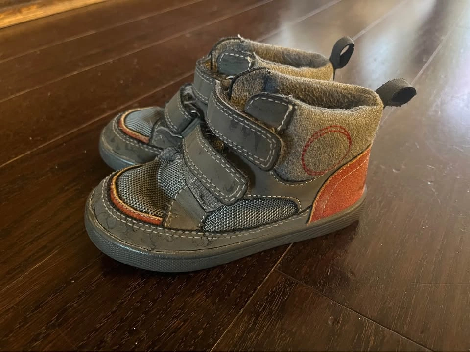 Lot of Boys Shoes Size 8 (Eur 25) - photo 2